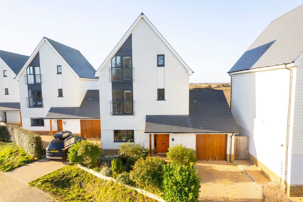 Property photo 1 of 34