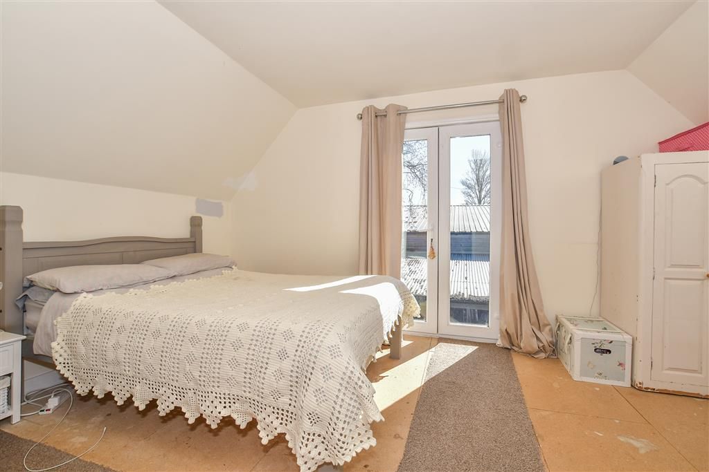 Property photo 2 of 12 Bedroom 1