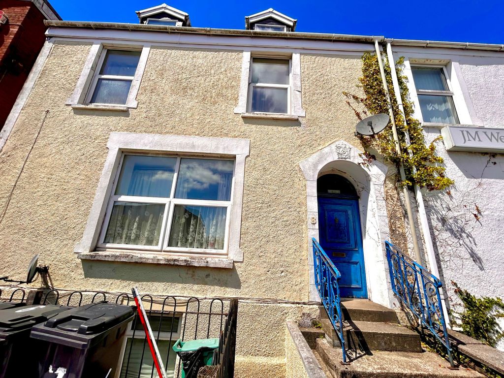 Property photo 1 of 8