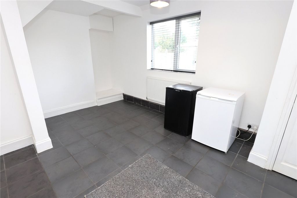 Property photo 3 of 16 Picture No. 12