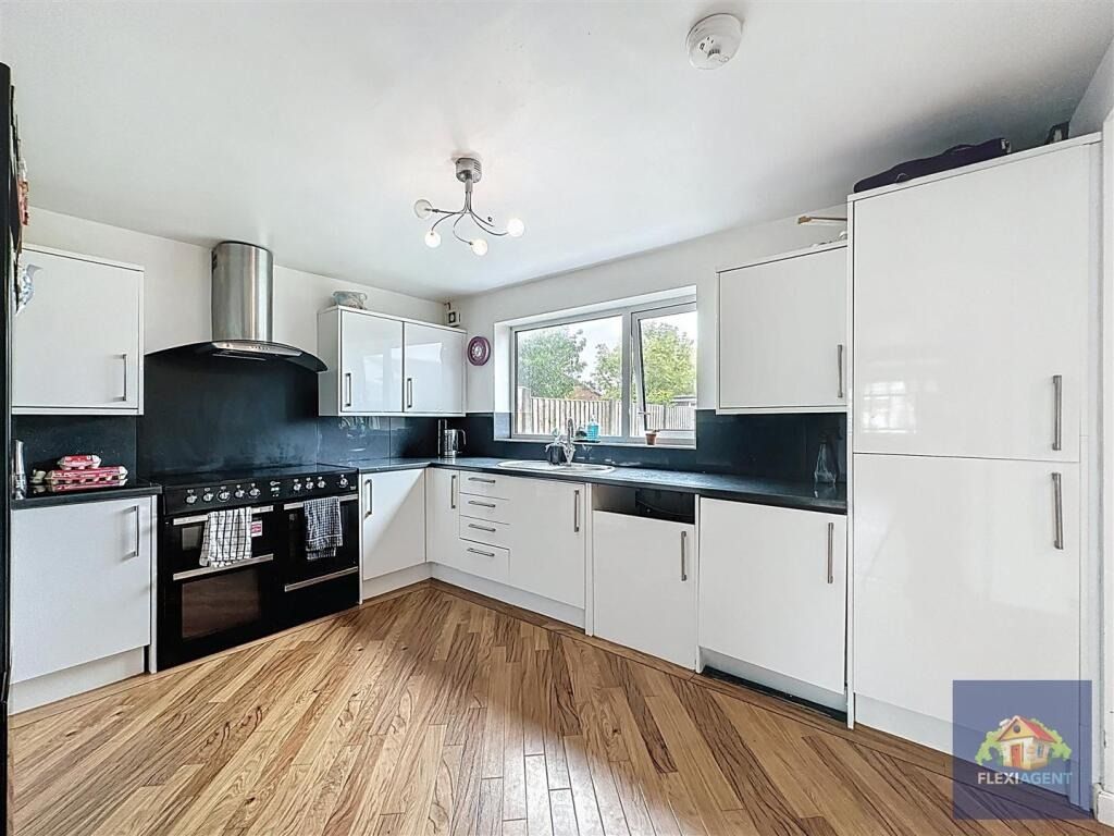 Property photo 2 of 35 4366355