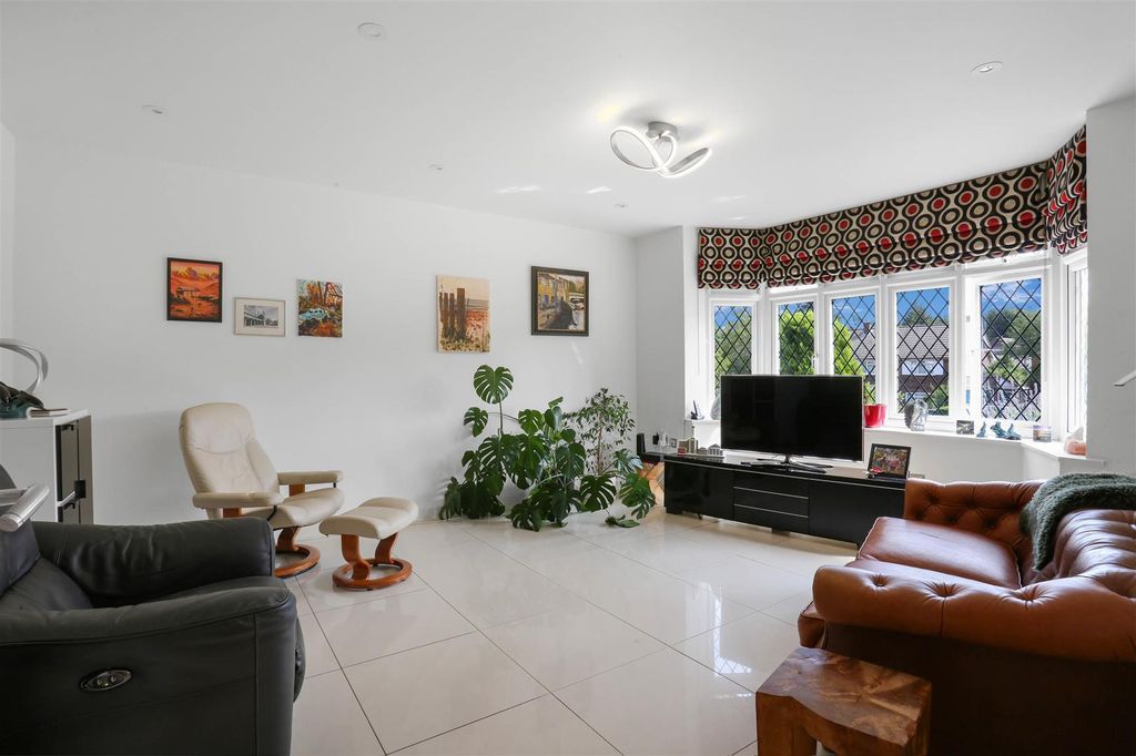 Property photo 3 of 49 1738062119 - 22.Jpg