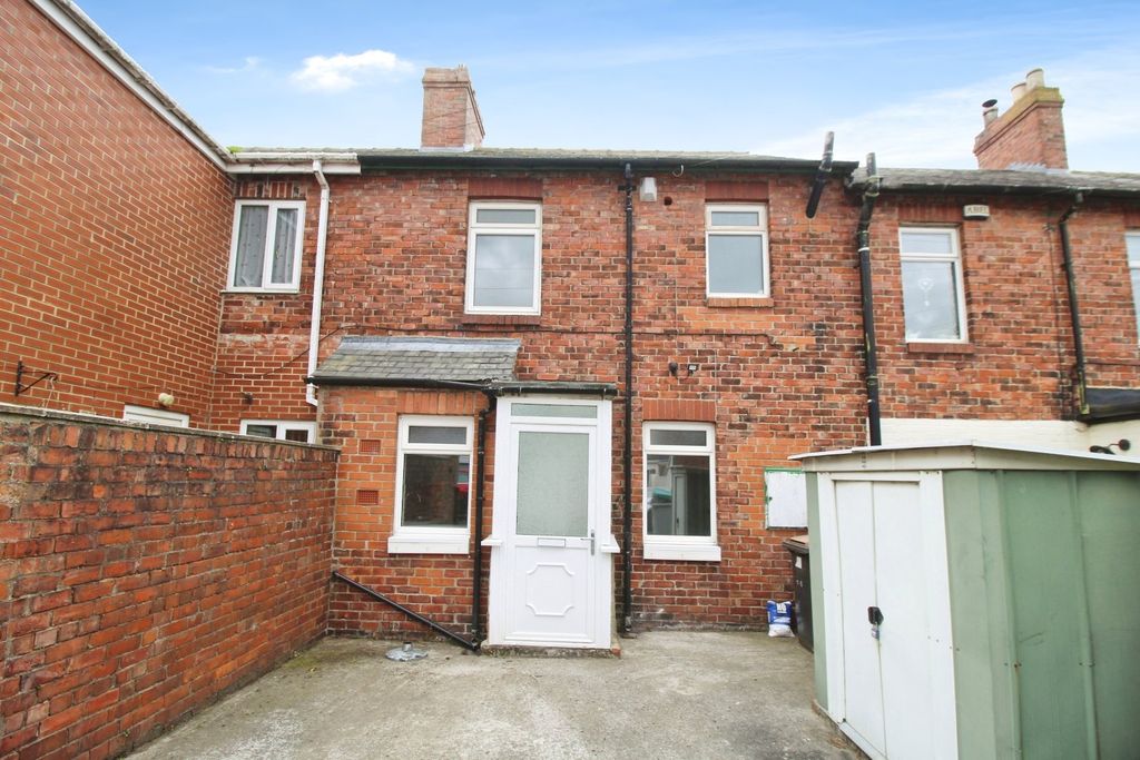 Property photo 1 of 14 External