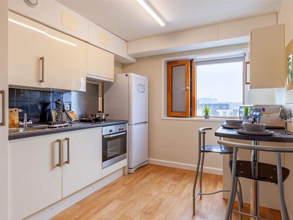 Property photo 1 of 30