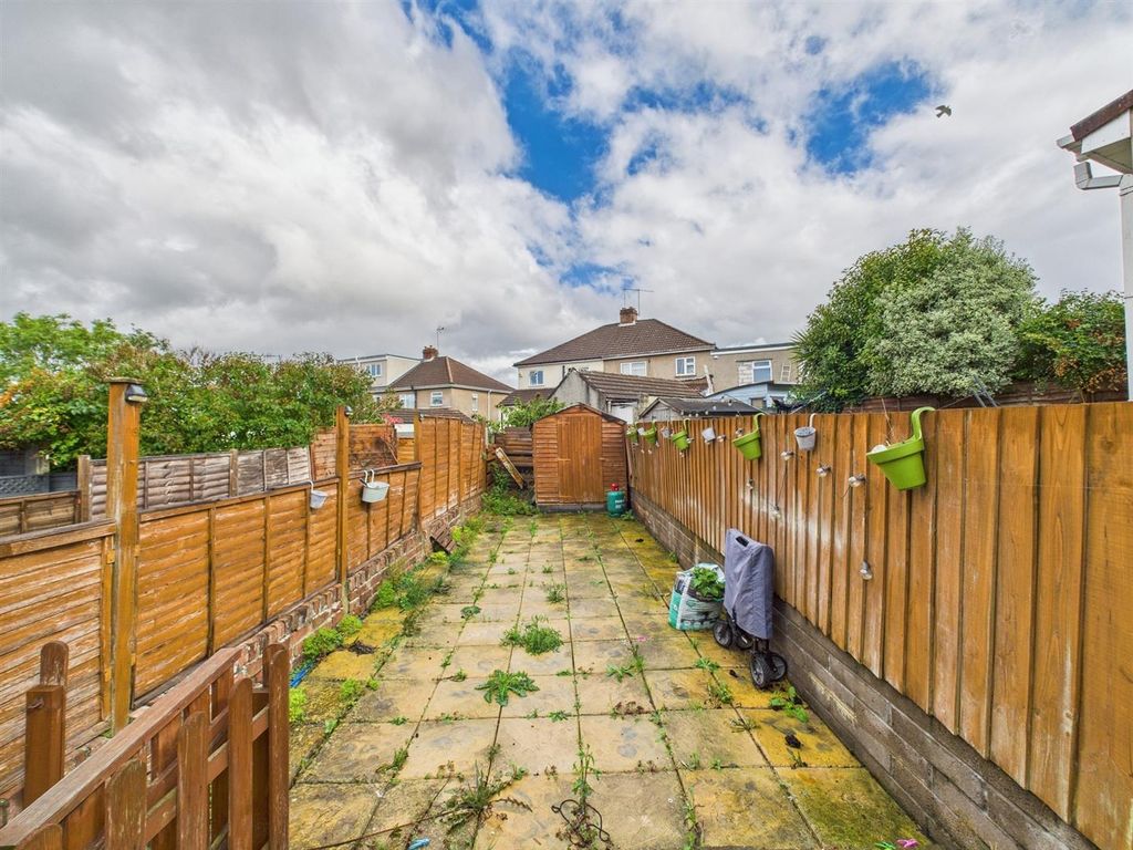 Property photo 3 of 14 3 - Terraced House For Auction, Staple Hill.Jpg