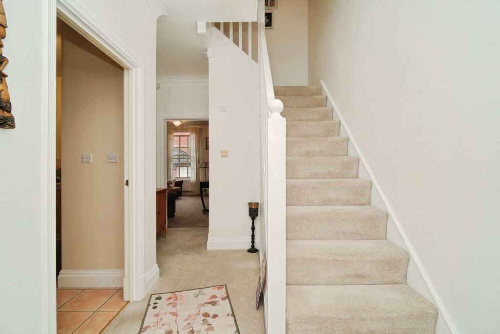Property photo 2 of 16 Entrance Hallway