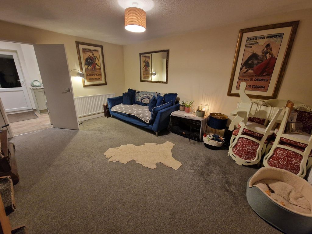 Property photo 2 of 10 Image