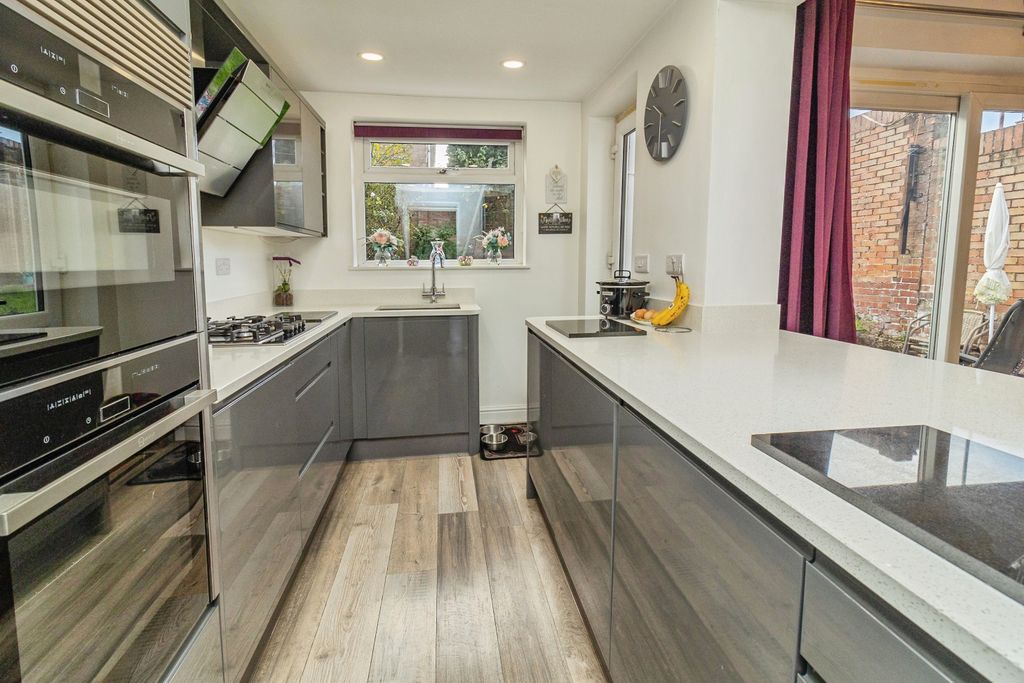 Property photo 2 of 20 A06A8005