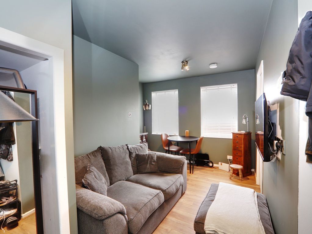 Property photo 3 of 12