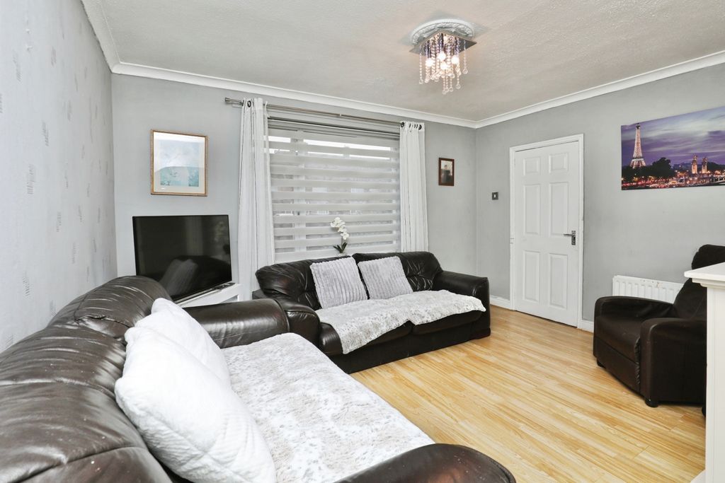 Property photo 3 of 19 2