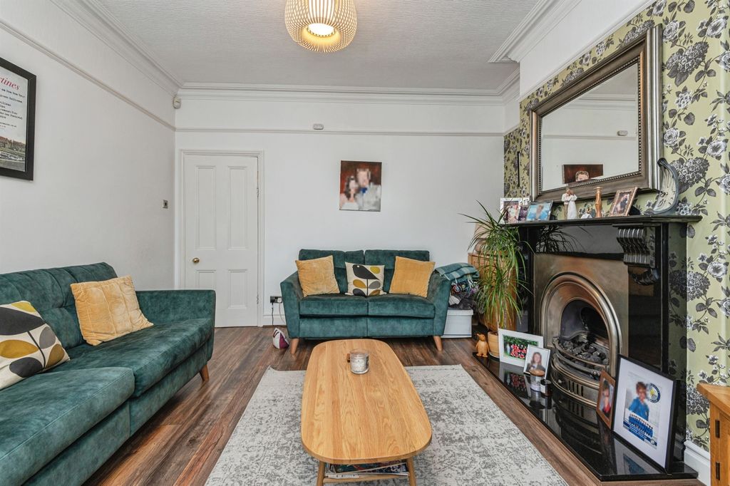 Property photo 3 of 19