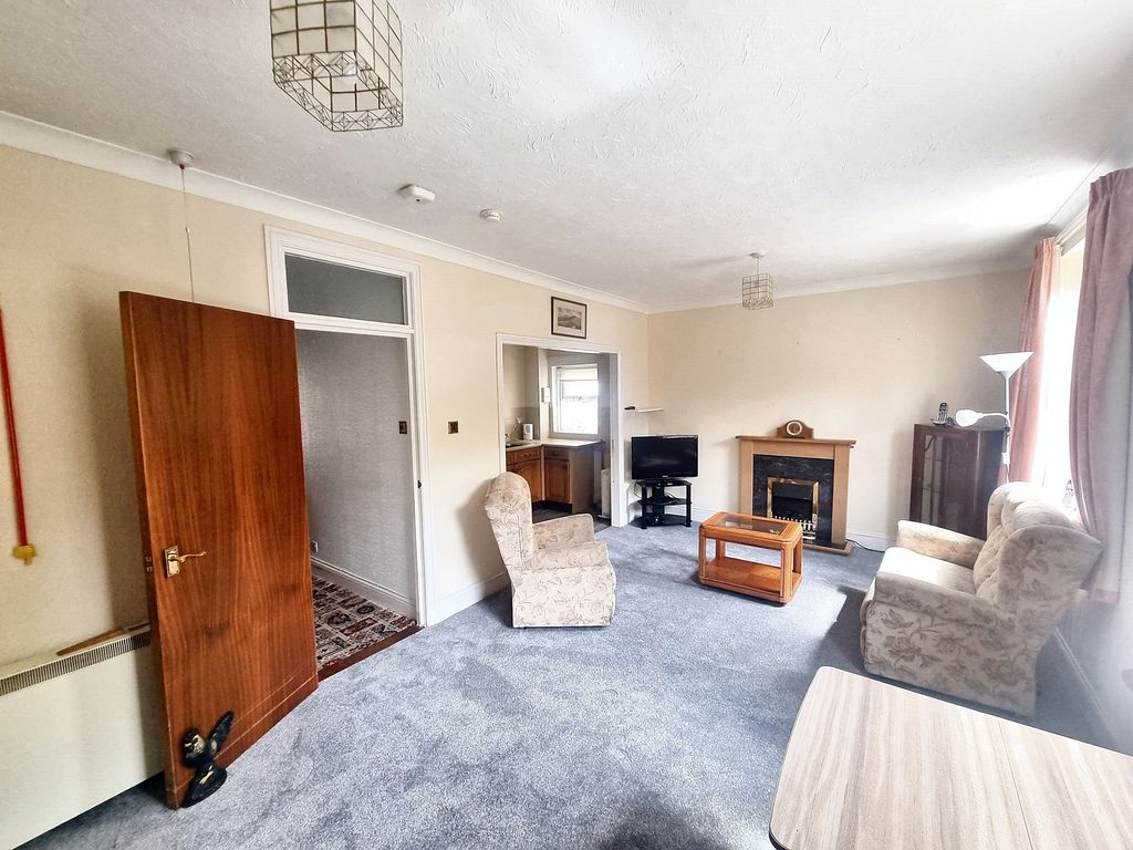 Property photo 3 of 9