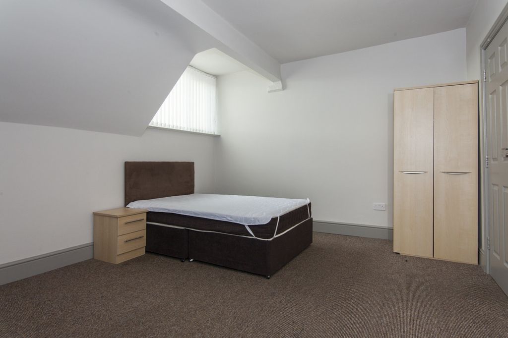 Property photo 3 of 7 A Spacious And Tidy Double Bedroom, Perfect For St...
