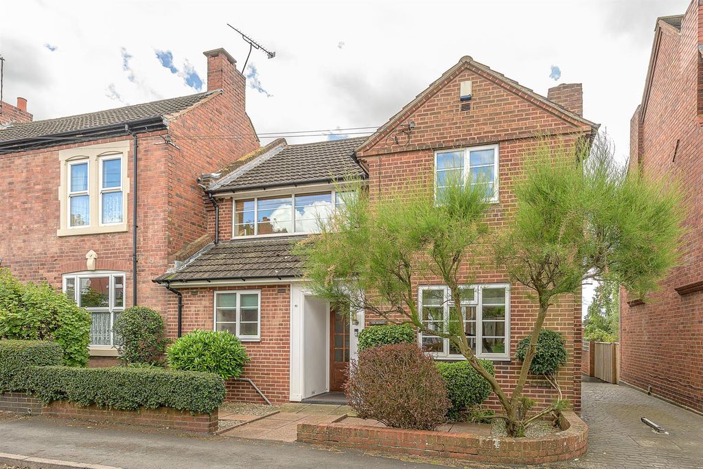 Property photo 1 of 30