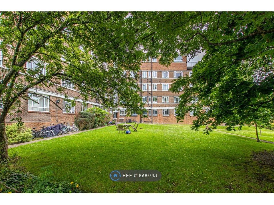 Property photo 3 of 14 Communal Garden