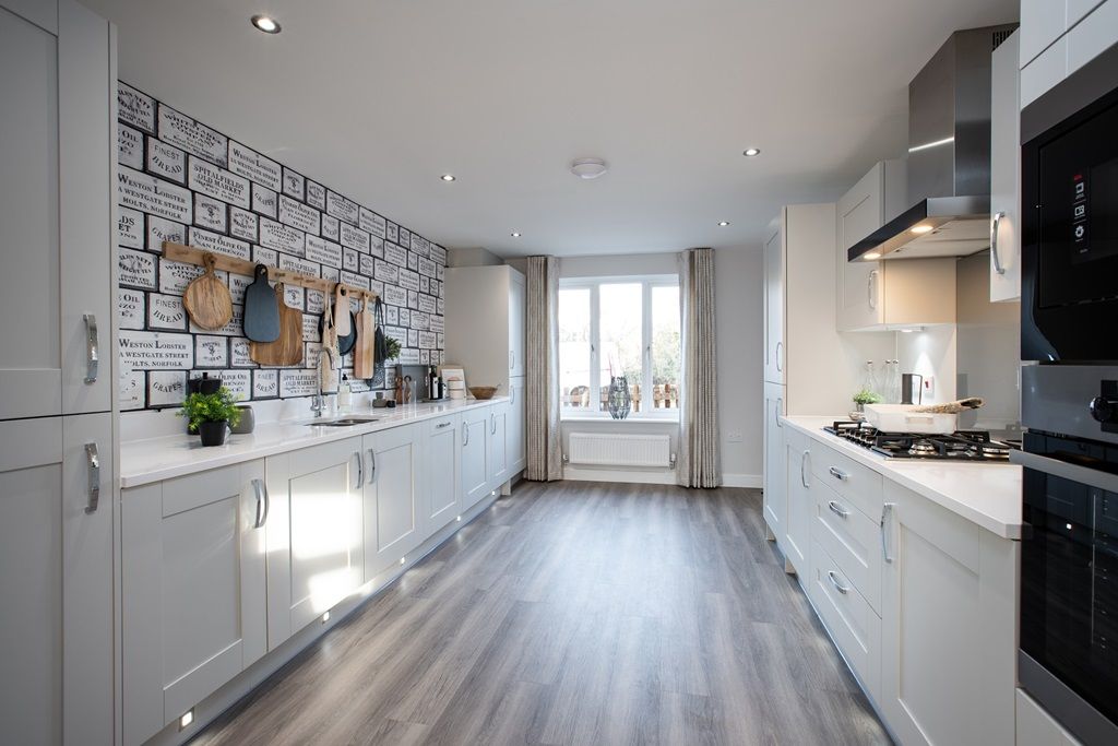 Property photo 3 of 12 Beautifully Designed With Ample Storage
