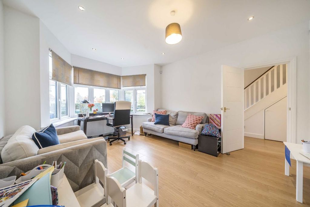 Property photo 2 of 12