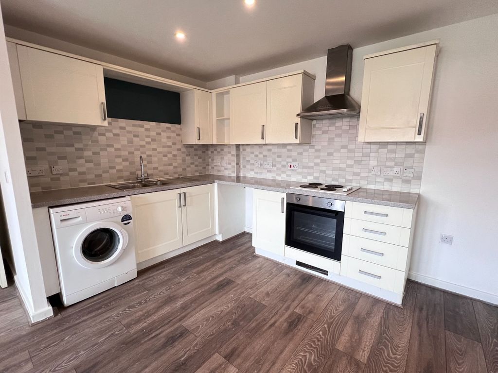 Property photo 3 of 9 2852493