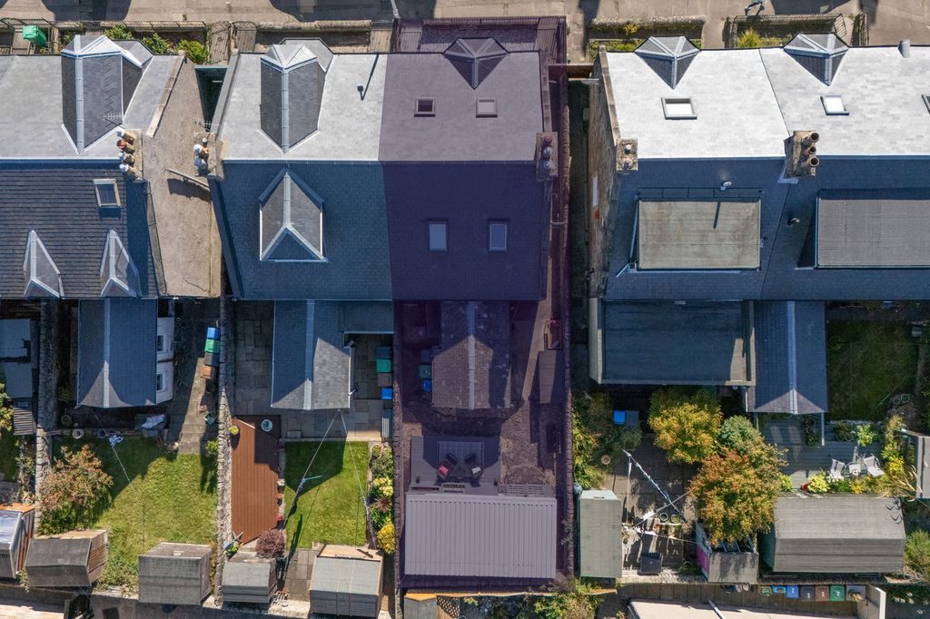 Property photo 3 of 37