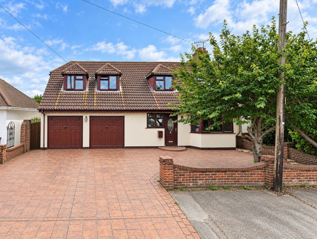 Property photo 1 of 32 5561864