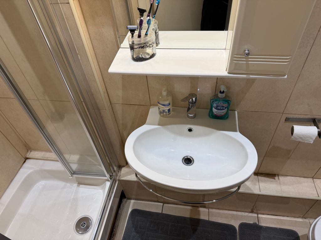 Property photo 1 of 3