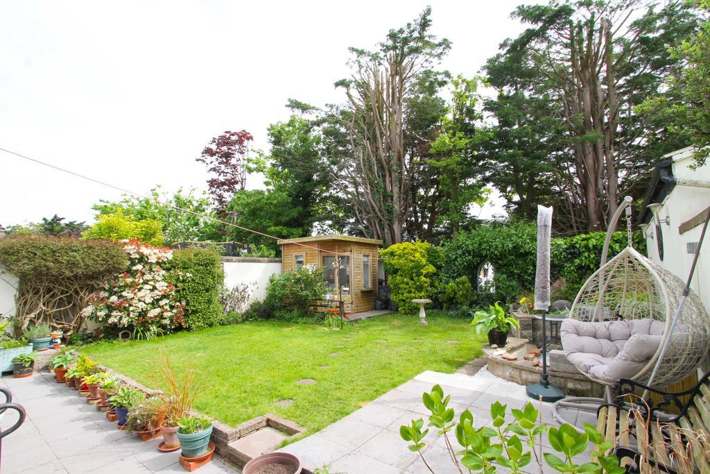 Property photo 3 of 26 Garden