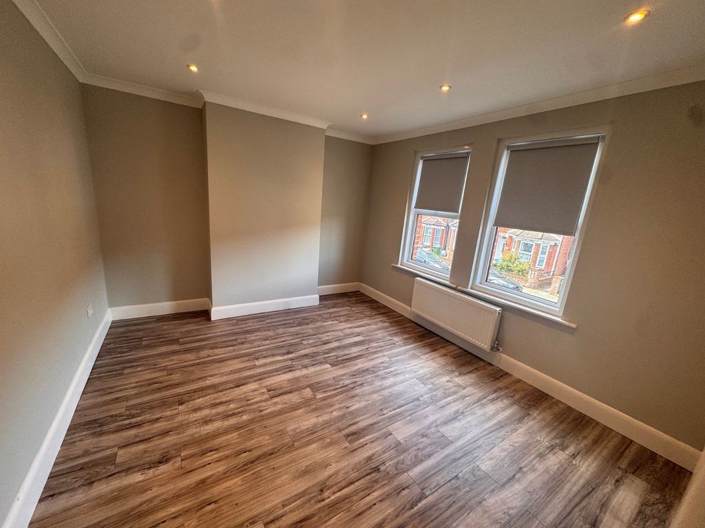 Property photo 2 of 11 Picture No. 02