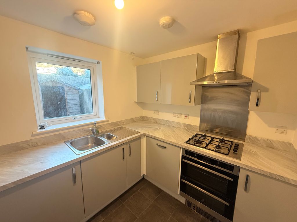 Property photo 3 of 7 Kitchen