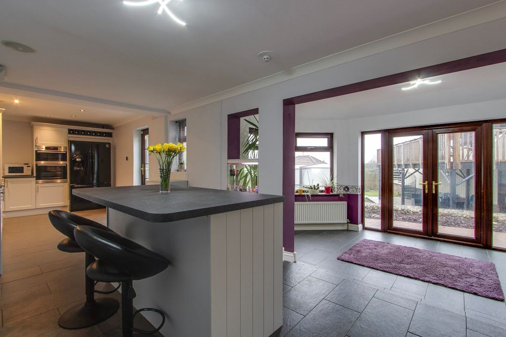 Property photo 2 of 68