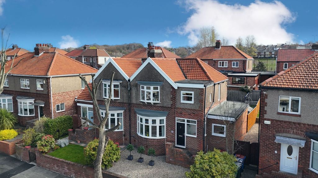 Property photo 1 of 16 External