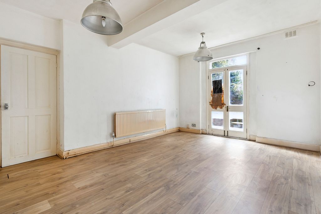 Property photo 2 of 12 Picture No. 02