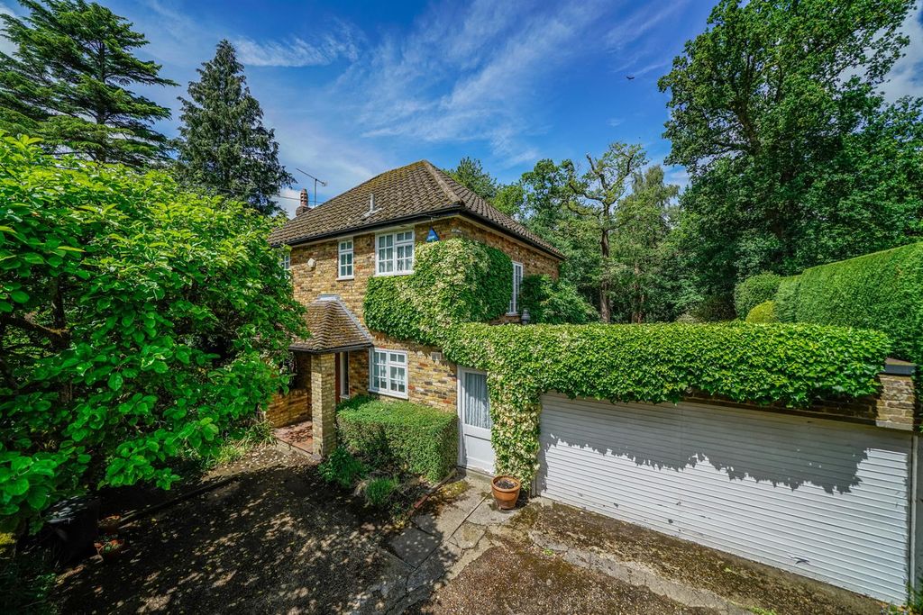 Property photo 1 of 19 71A-Copthorne-Road-5029.Jpg