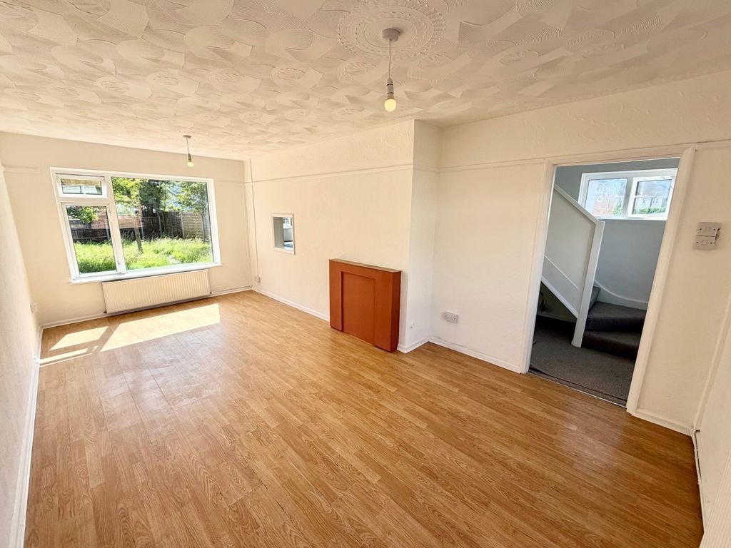 Property photo 2 of 14 Img_3082