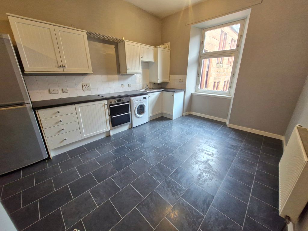 Property photo 2 of 6 Kitchen