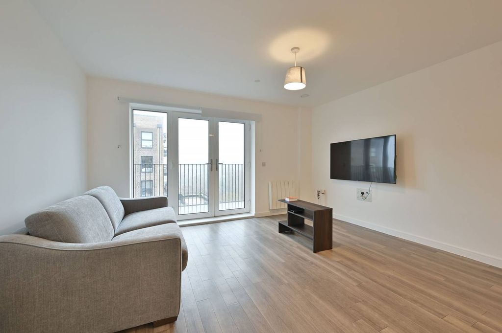 Property photo 2 of 17