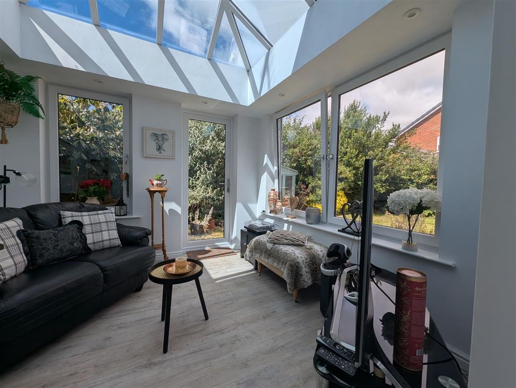 Property photo 3 of 22 Garden Room