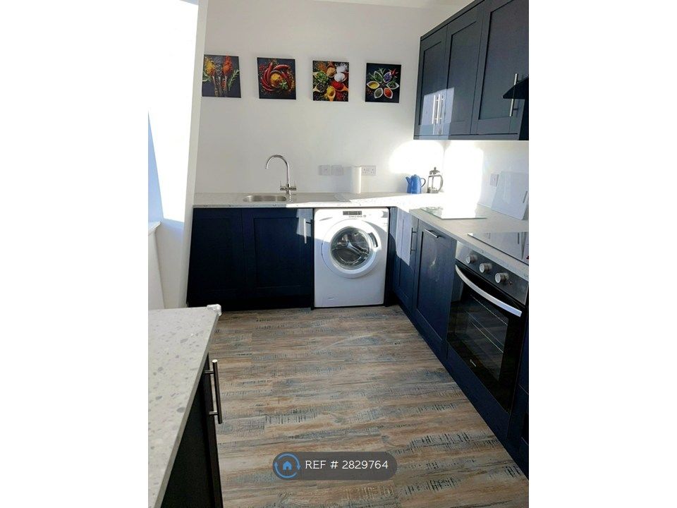 Property photo 3 of 13 Kitchen