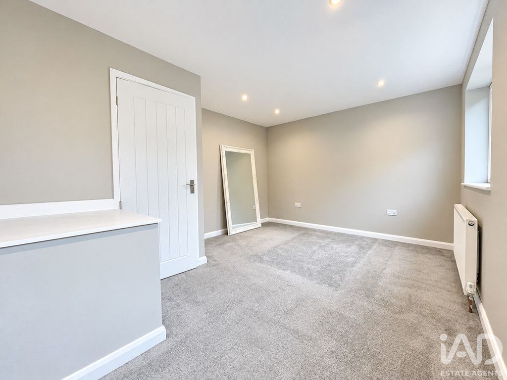 Property photo 3 of 3