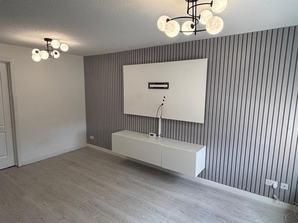 Property photo 2 of 8 7R.Jpg
