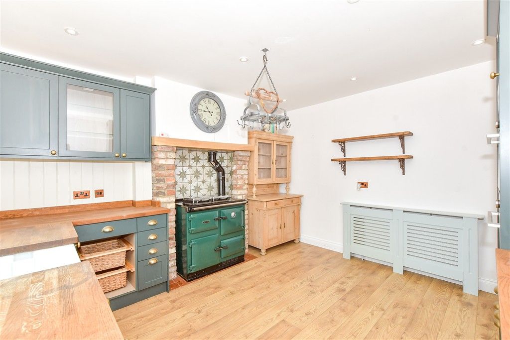 Property photo 3 of 16 Kitchen