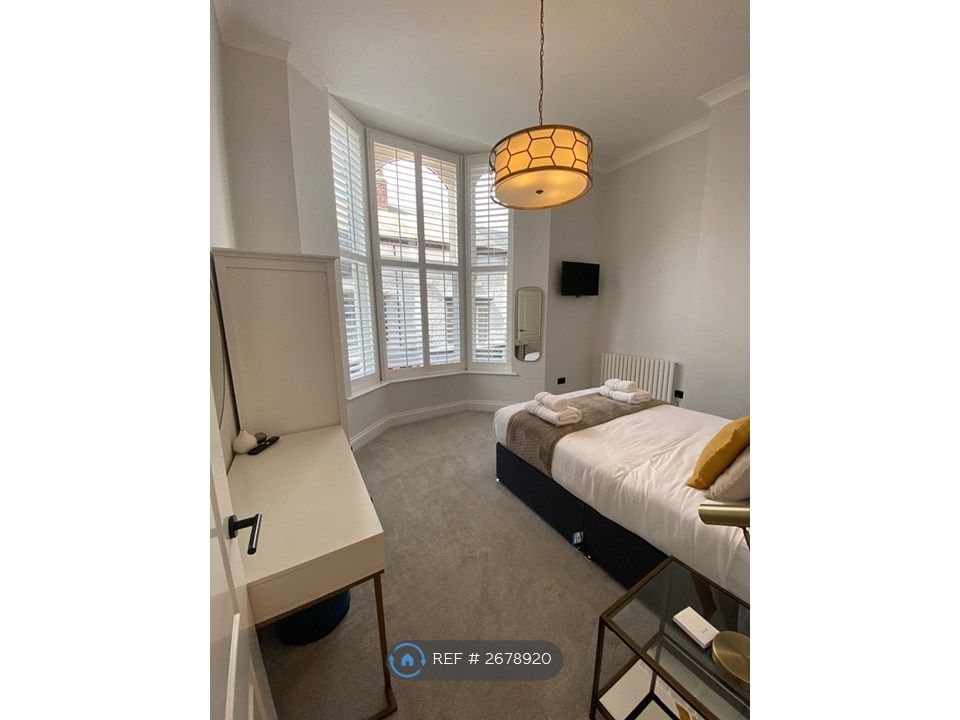 Property photo 2 of 7 Bedroom One