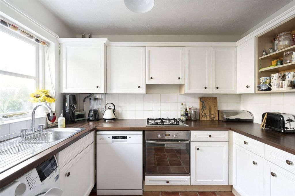 Property photo 3 of 12 Speldhurst Road, E9