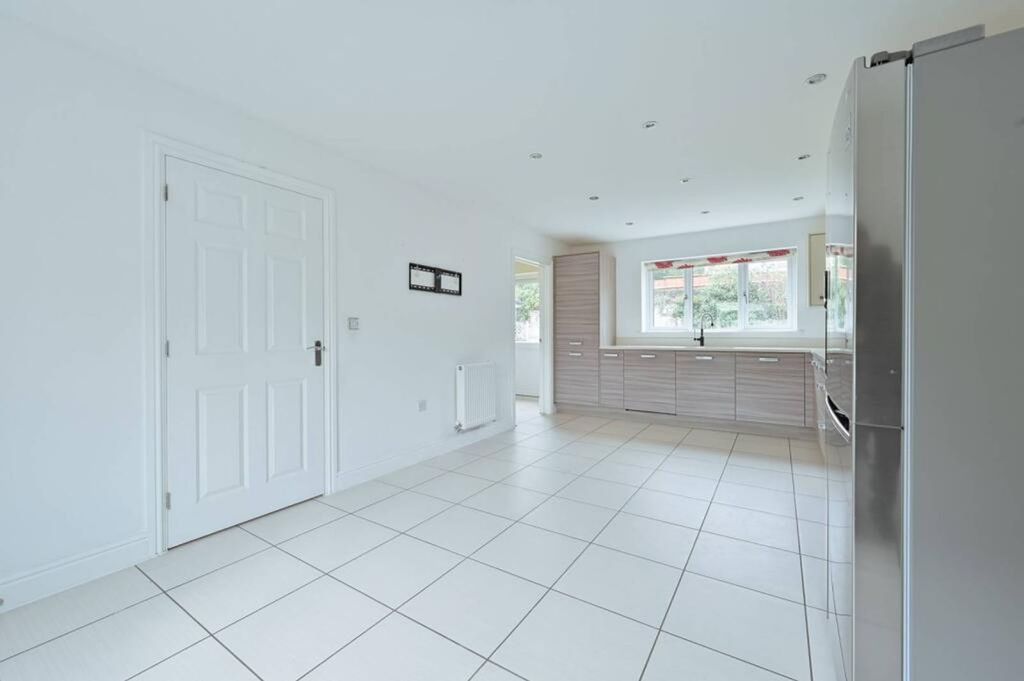 Property photo 3 of 26