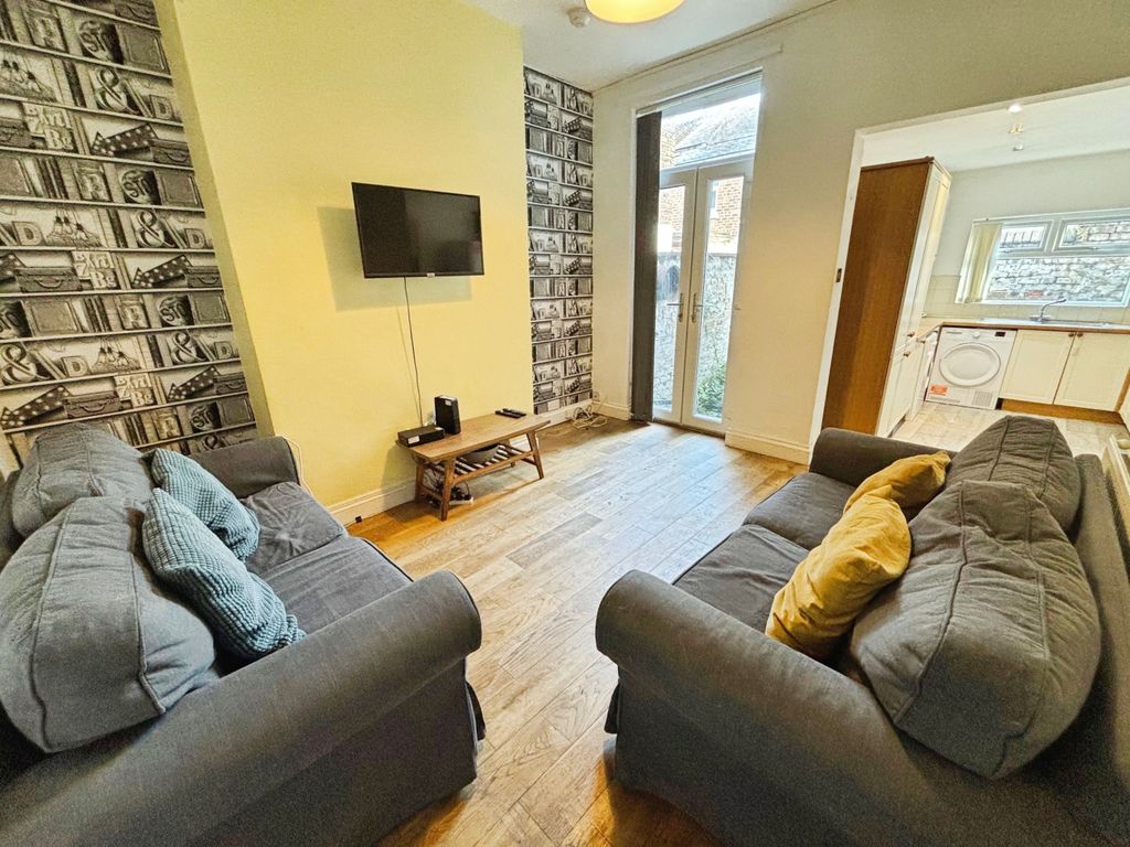 Property photo 2 of 17 2