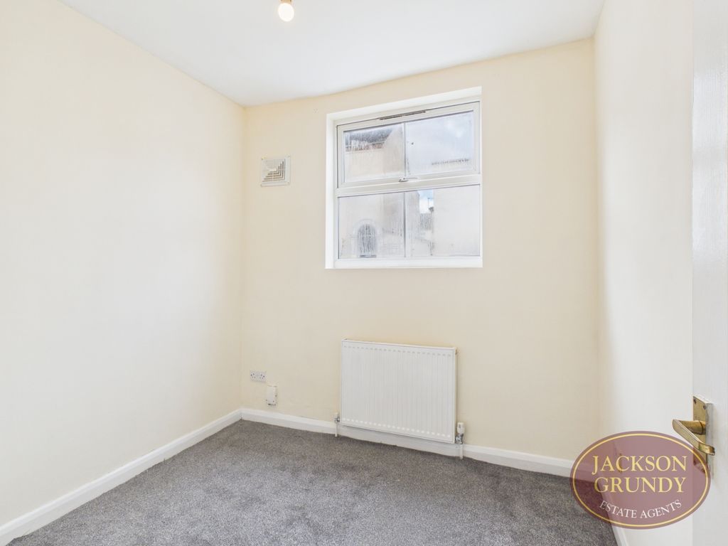 Property photo 3 of 7 Oakley Street