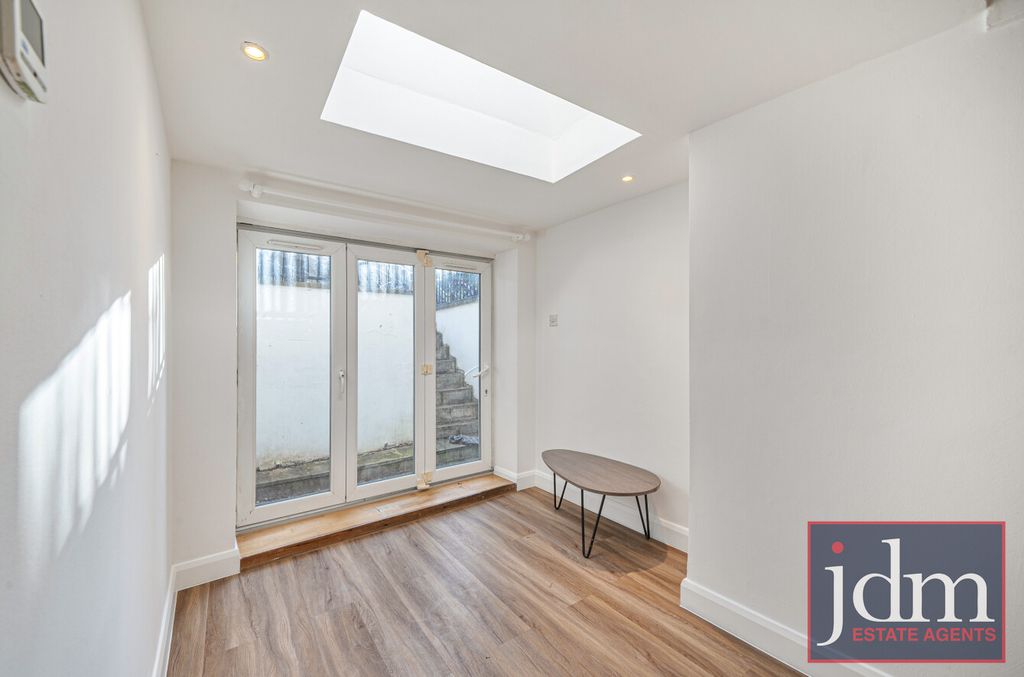 Property photo 3 of 9 77F58Af2-c822-457...