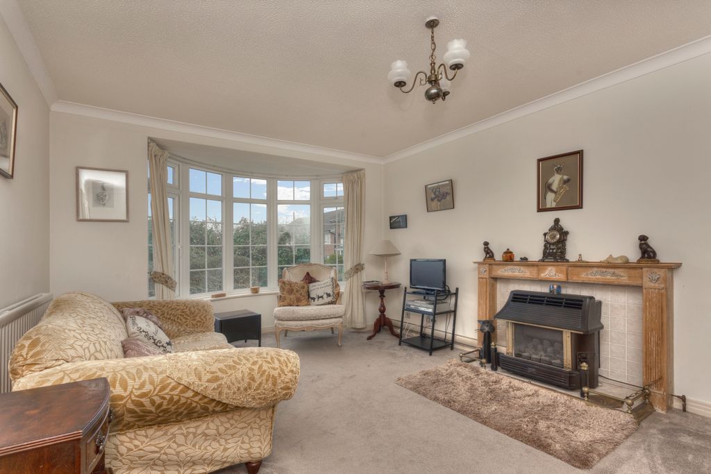 Property photo 2 of 19 12Fulmarclose014