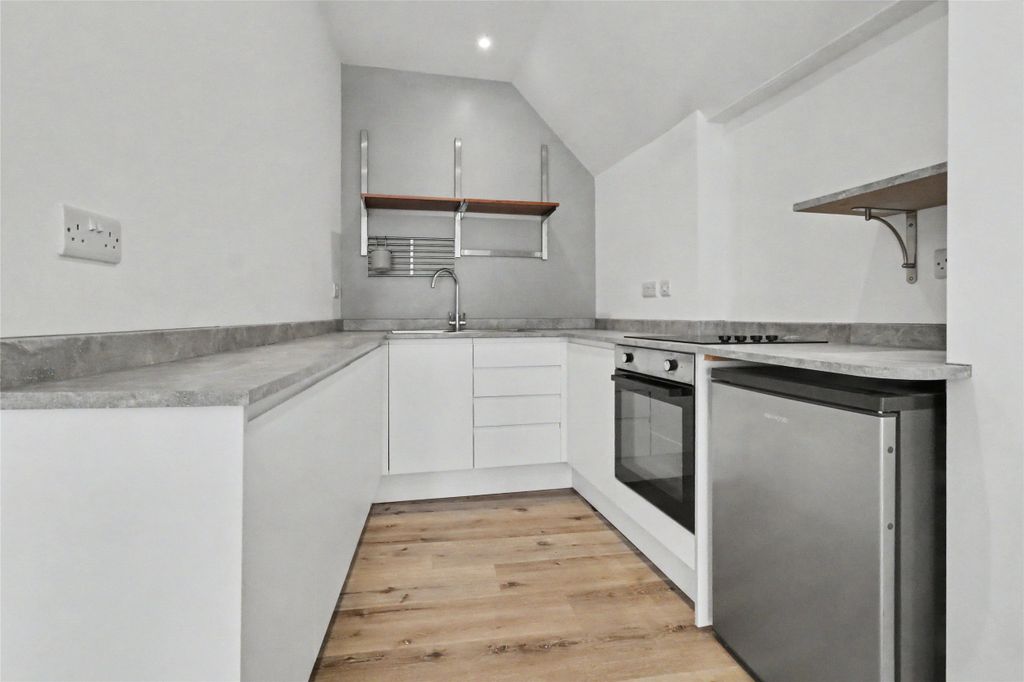 Property photo 3 of 7 3 - Picture No. 03