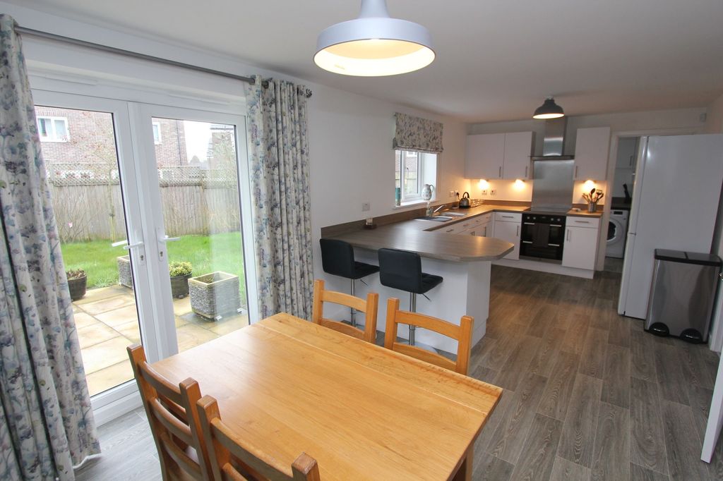 Property photo 2 of 24