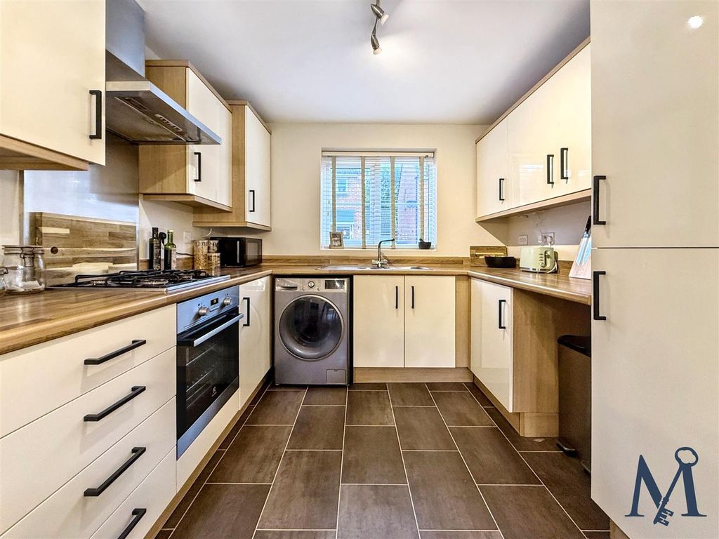 Property photo 3 of 21 Kitchen Diner